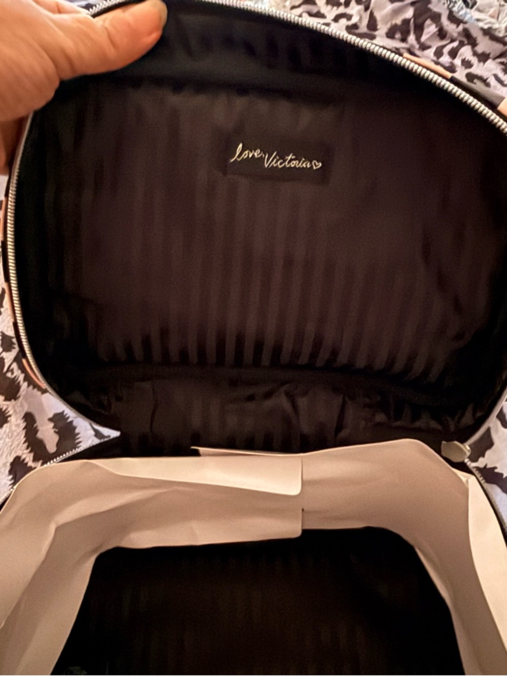 Victoria's Secret Pink and Black Striped Cosmetic Case NWT - Picture 6 of 7